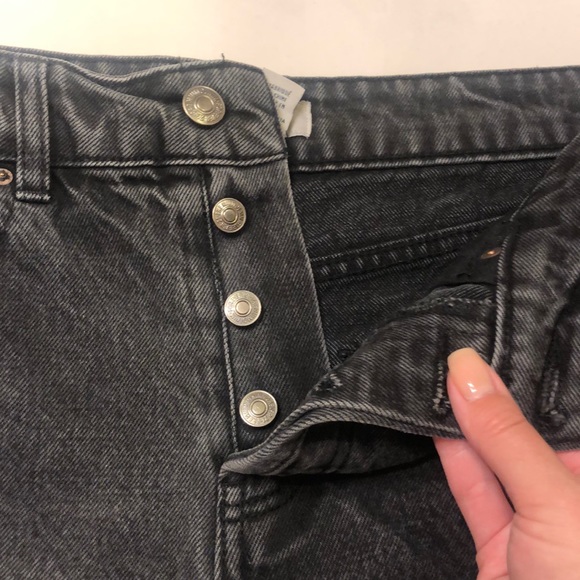 Forever 21 distressed black shorts - Picture 3 of 6